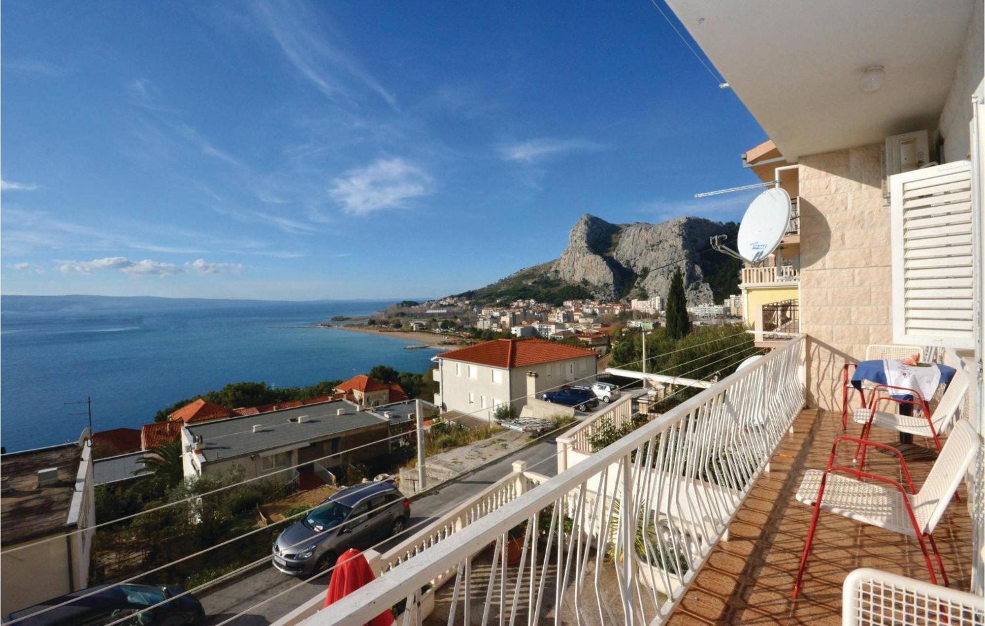 Beautiful Apartment In Omis With Kitchen Buitenkant foto
