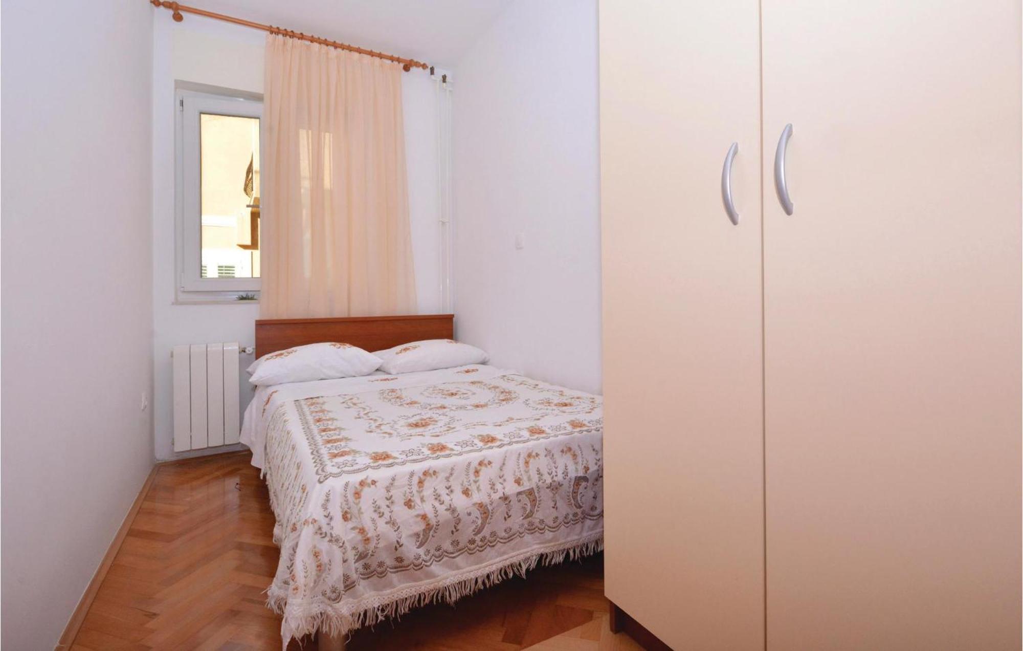 Beautiful Apartment In Omis With Kitchen Buitenkant foto
